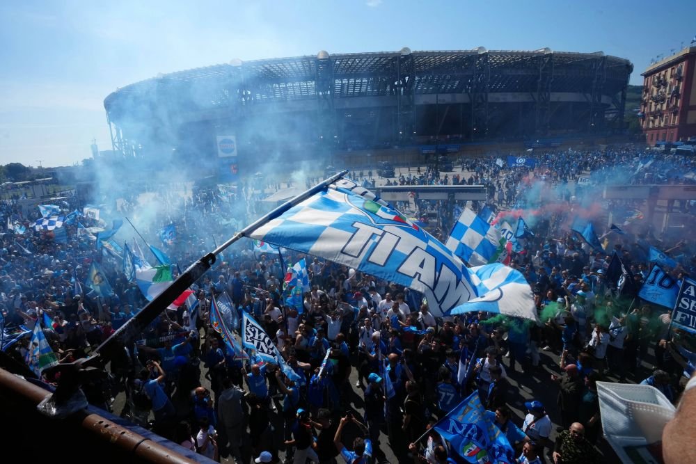 Motivul pentru care fanii lui Napoli au afișat celebrul ”Scudetto” invers: ”Nu simte că aparține Italiei”_11