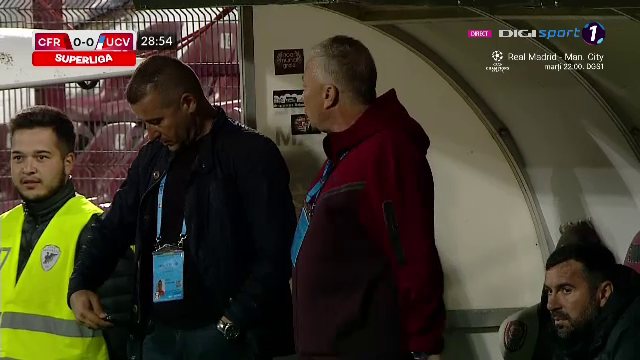 Dan Petrescu, criză de nervi pe bancă! Ce l-a scos din minți pe antrenorul lui CFR Cluj_2