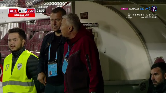 Dan Petrescu, criză de nervi pe bancă! Ce l-a scos din minți pe antrenorul lui CFR Cluj_3