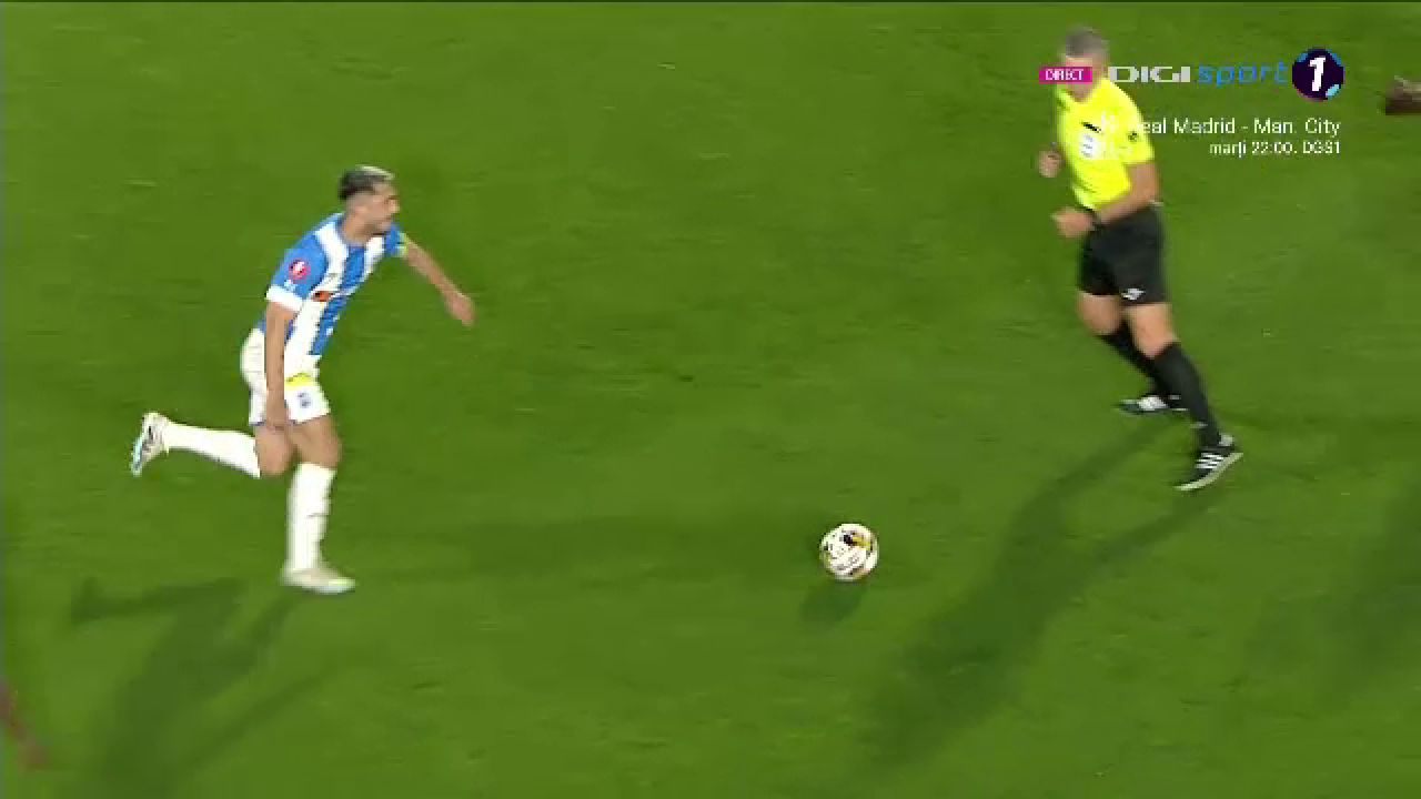 A fost roșu sau galben? Andrei Ivan a scăpat ca prin urechile acului. VAR-ul l-a salvat de o eliminare_2