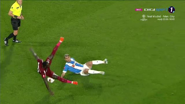 A fost roșu sau galben? Andrei Ivan a scăpat ca prin urechile acului. VAR-ul l-a salvat de o eliminare_13