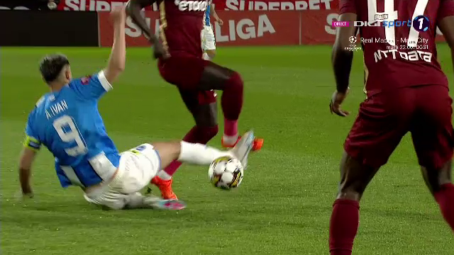 A fost roșu sau galben? Andrei Ivan a scăpat ca prin urechile acului. VAR-ul l-a salvat de o eliminare_20