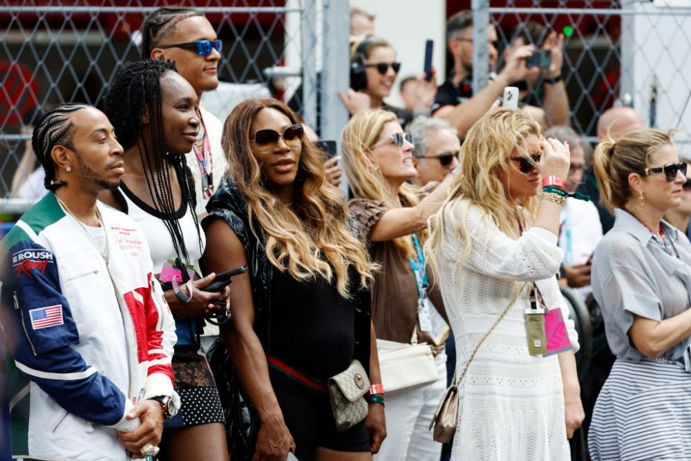 Shakira și Lindsey Vonn, apariții de senzație la Grand Prix-ul din Miami! Vedetele s-au înghesuit la Formula 1 _38