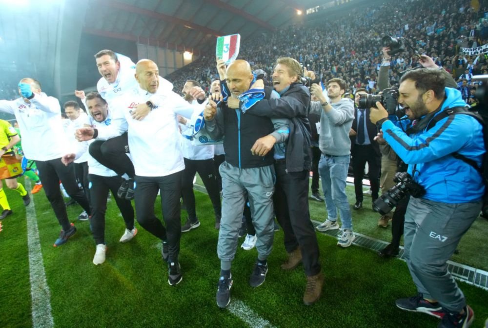 Fanii lui Napoli au început să vândă gazonul de pe Dacia Arena! Cât costă o brazdă de iarbă_2