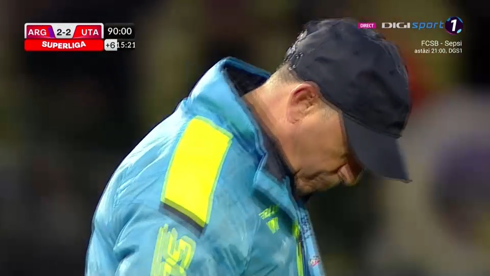 Final tensionat de meci la Pitești! Mircea Rednic a intenționat să scoată echipa de pe teren în meciul cu FC Argeș_13