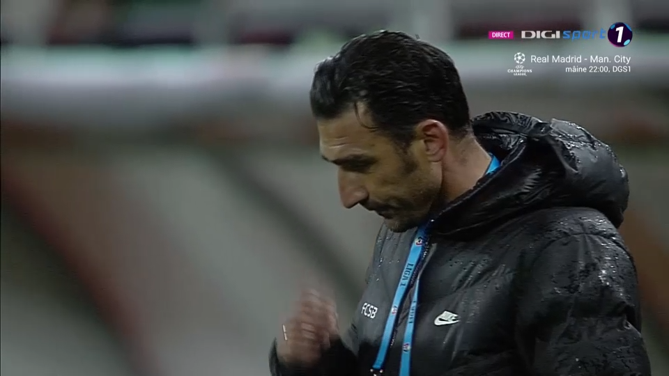 Gestul lui Elias Charalambous după golul marcat de Ovidiu Popescu, cu care FCSB a trecut în avantaj cu Sepsi OSK_3