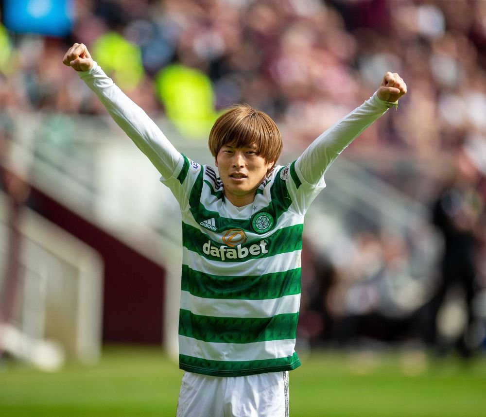 ”Back to Paradise”! Așa au fost primiți fotbaliștii lui Celtic după ce echipa a câștigat titlul de campioană cu numărul 53_3