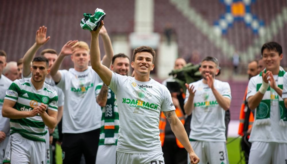”Back to Paradise”! Așa au fost primiți fotbaliștii lui Celtic după ce echipa a câștigat titlul de campioană cu numărul 53_5