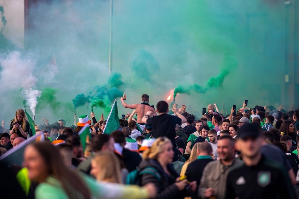”Back to Paradise”! Așa au fost primiți fotbaliștii lui Celtic după ce echipa a câștigat titlul de campioană cu numărul 53_7