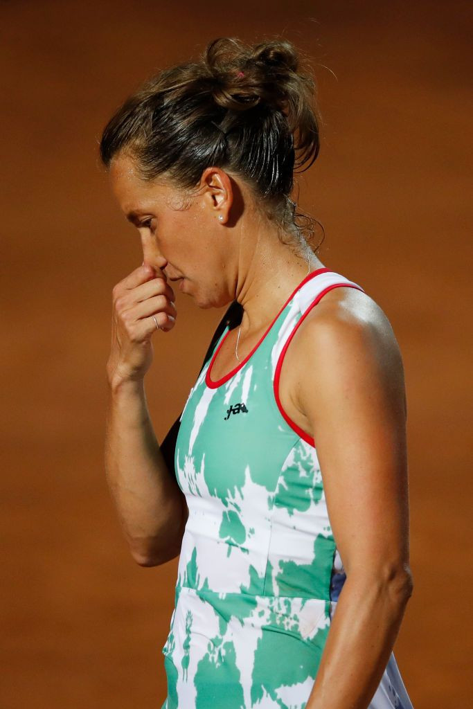 Încă o mamă s-a întors cu succes în circuitul WTA! Barbora Strycova a sărbătorit alături de copil prima victorie_10