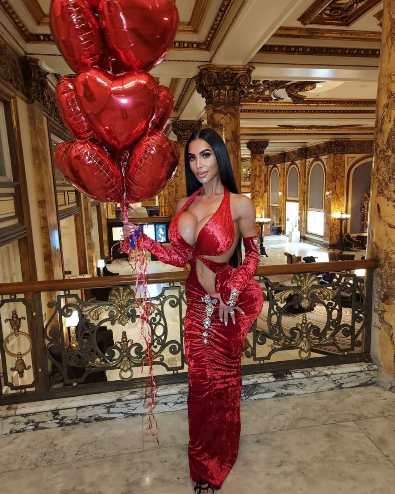 A murit după o operație ilegală făcută într-un hotel! Cauza morții tinerei care a plătit 40.000 de dolari pentru a arăta precum Kim Kardashian_20