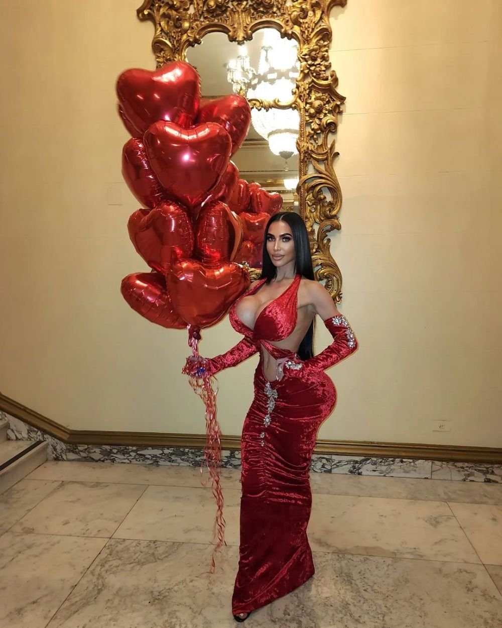 A murit după o operație ilegală făcută într-un hotel! Cauza morții tinerei care a plătit 40.000 de dolari pentru a arăta precum Kim Kardashian_23