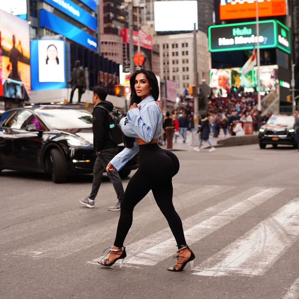A murit după o operație ilegală făcută într-un hotel! Cauza morții tinerei care a plătit 40.000 de dolari pentru a arăta precum Kim Kardashian_36