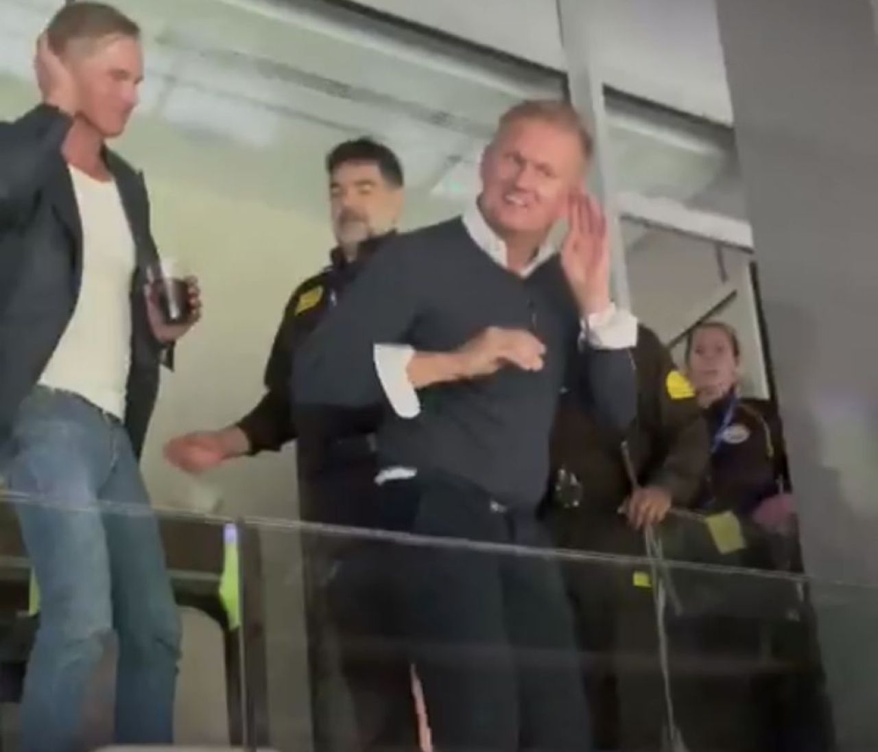 Scandal major în tribunele de pe Santiago Bernabeu! Tatăl lui Erling Haaland a fost dat afară după ce a jignit suporterii madrileni_2