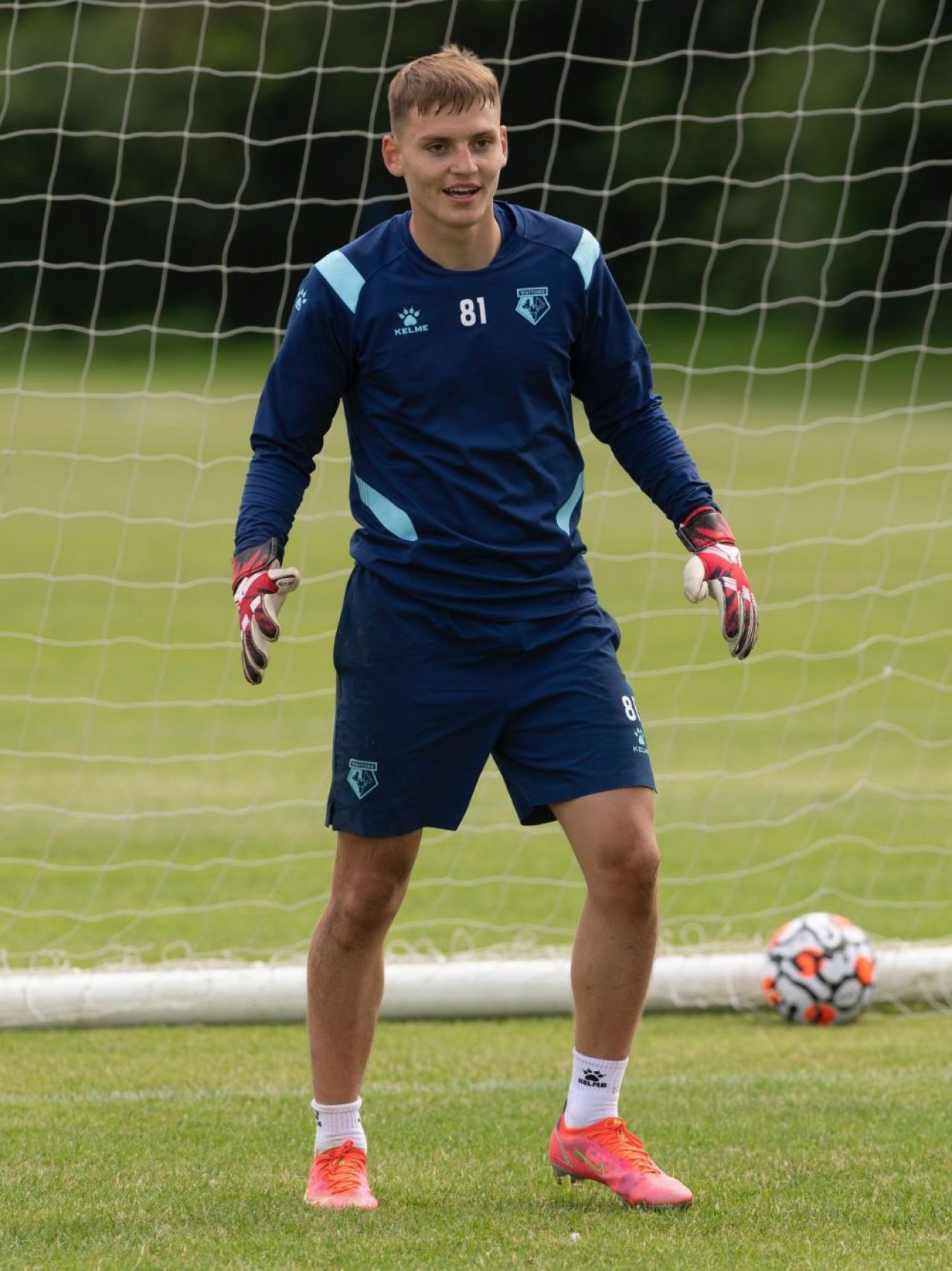Fotbalistul român de la Watford care anul trecut juca portar a terminat sezonul cu 26 de goluri înscrise și 16 pase de gol!_2