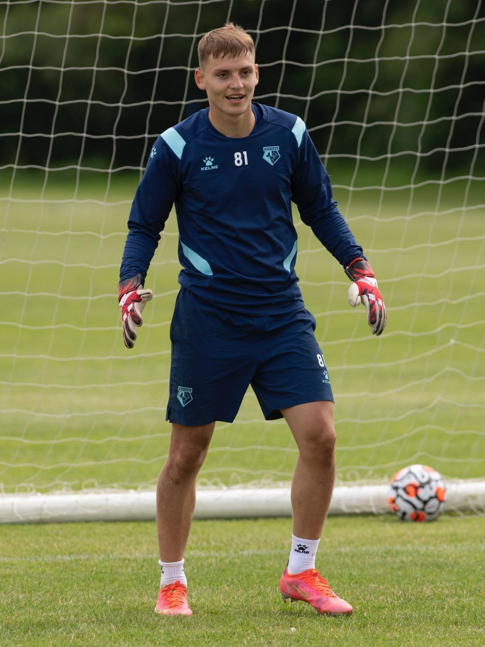 Fotbalistul român de la Watford care anul trecut juca portar a terminat sezonul cu 26 de goluri înscrise și 16 pase de gol!_2