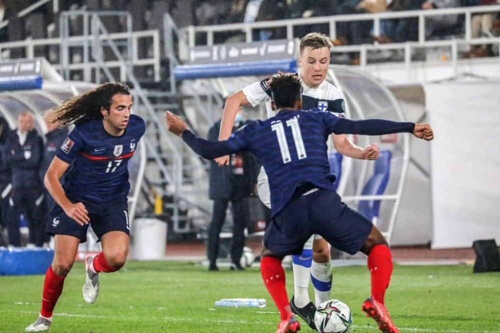 FCSB &icirc;și ia fundaș central de aproape 2 metri! Jucătorul de națională pentru care insistă roș-albaștrii&nbsp;
