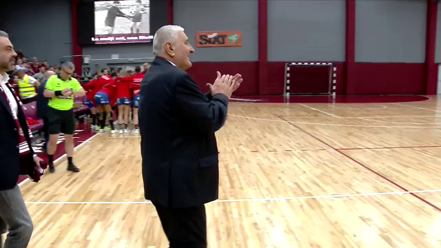 Momente emoționante înainte de Rapid - Bistrița! Fanii giuleșteni i-au cântat lui Rică Răducanu de ziua lui_4