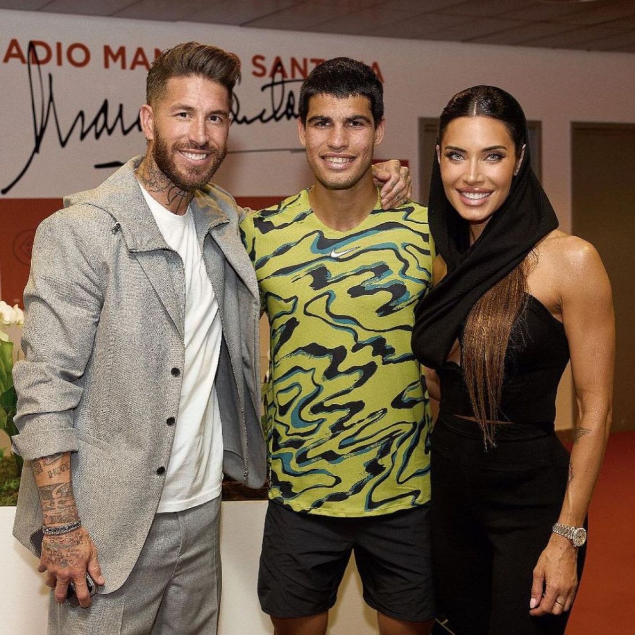Nici nu zici că are patru copii! S-a pozat în costum de baie la 45 de ani și arată fabulos! Fotografii incendiare cu soția lui Sergio Ramos_76