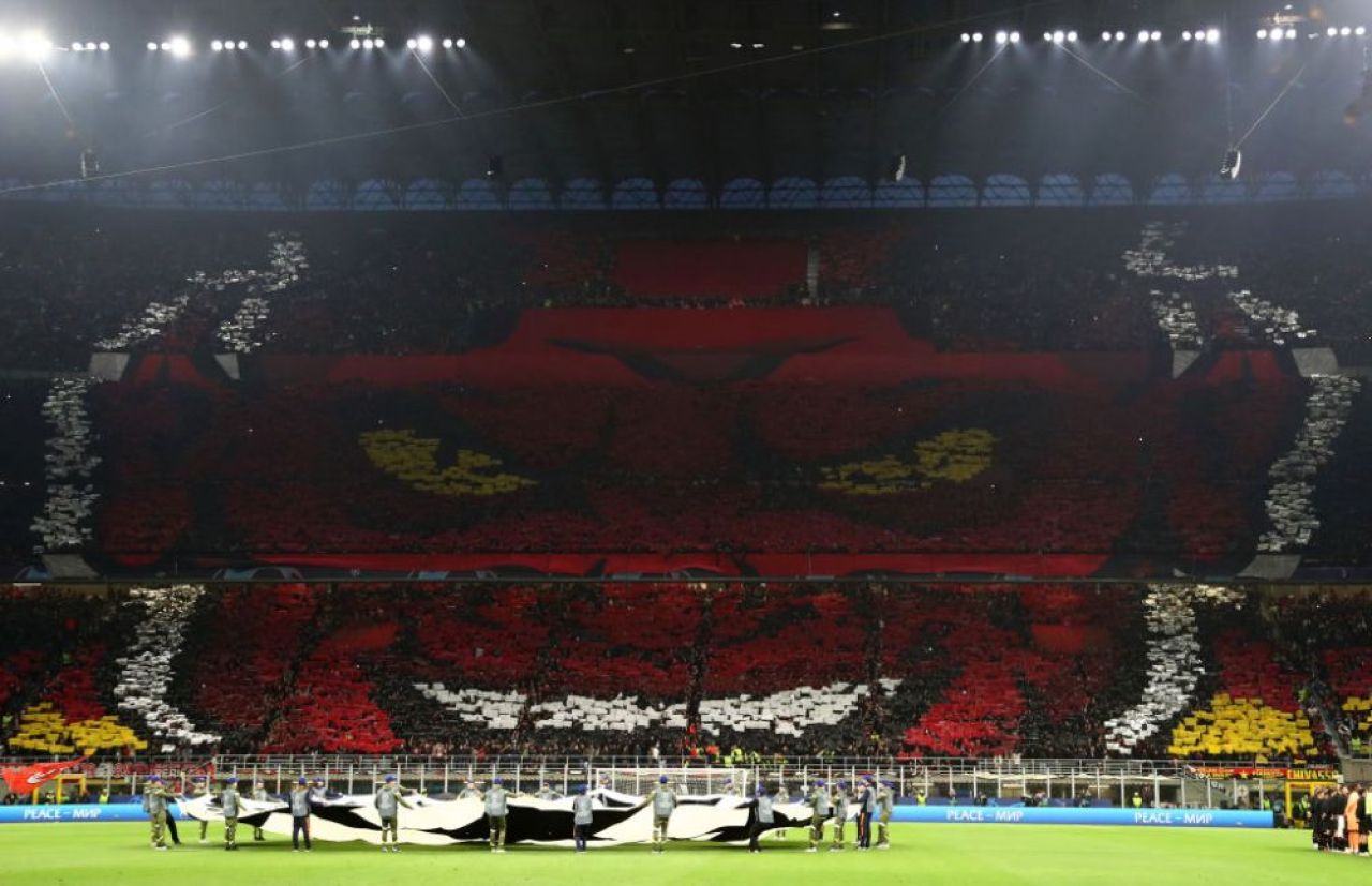 Show pe San Siro! Coregrafii speciale pregătite de fanii lui Milan și Inter pentru derby-ul din semifinalele Champions League_3