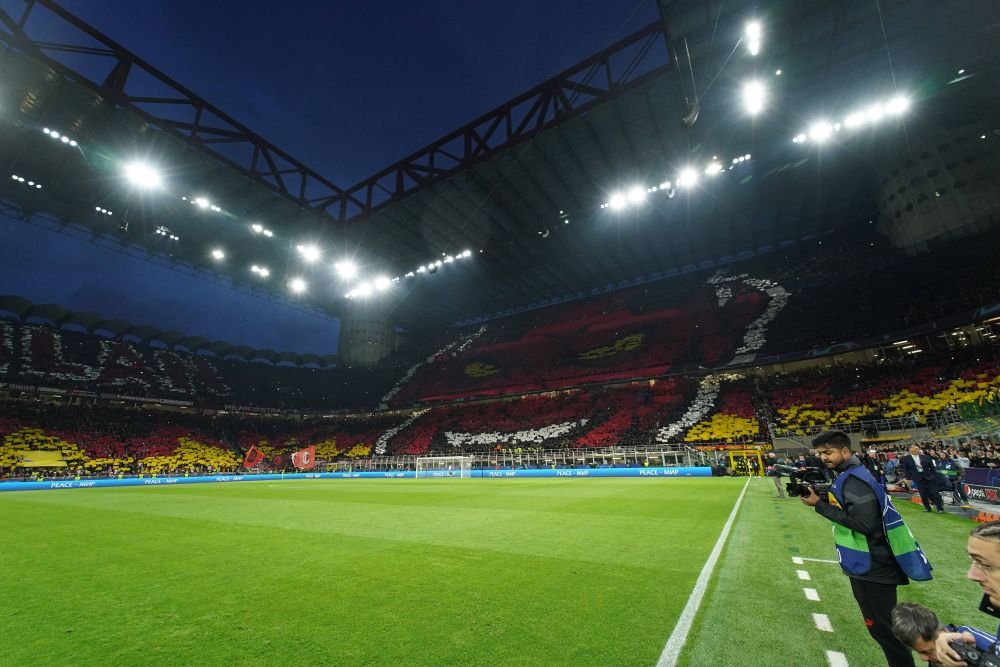 Show pe San Siro! Coregrafii speciale pregătite de fanii lui Milan și Inter pentru derby-ul din semifinalele Champions League_9