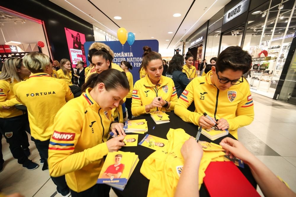 A antrenat FCSB, Rapid și CFR Cluj, iar acum a mers în fotbalul feminin: 
