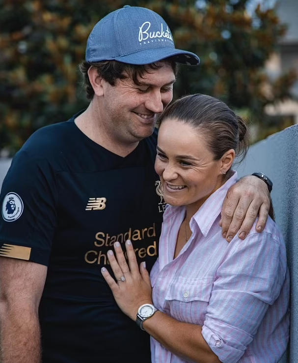 „O iubesc pe Simo!” Ashleigh Barty dezvăluie ce noutăți a primit din partea Simonei Halep_11