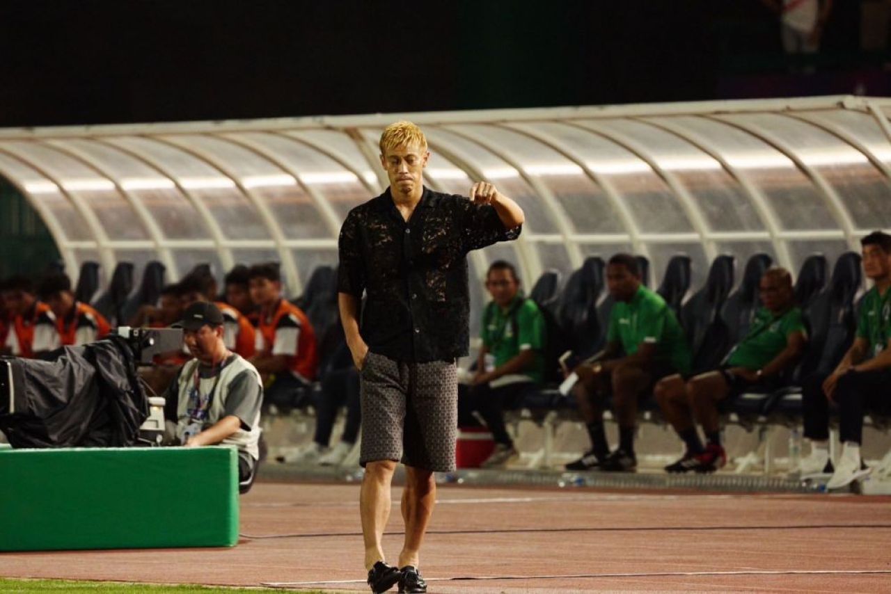 Legenda de la AC Milan care, în paralel, a antrenat Cambodgia și a jucat în Australia, Olanda, Brazilia, Azerbaidjan și Lituania, și-a dat demisia!_6