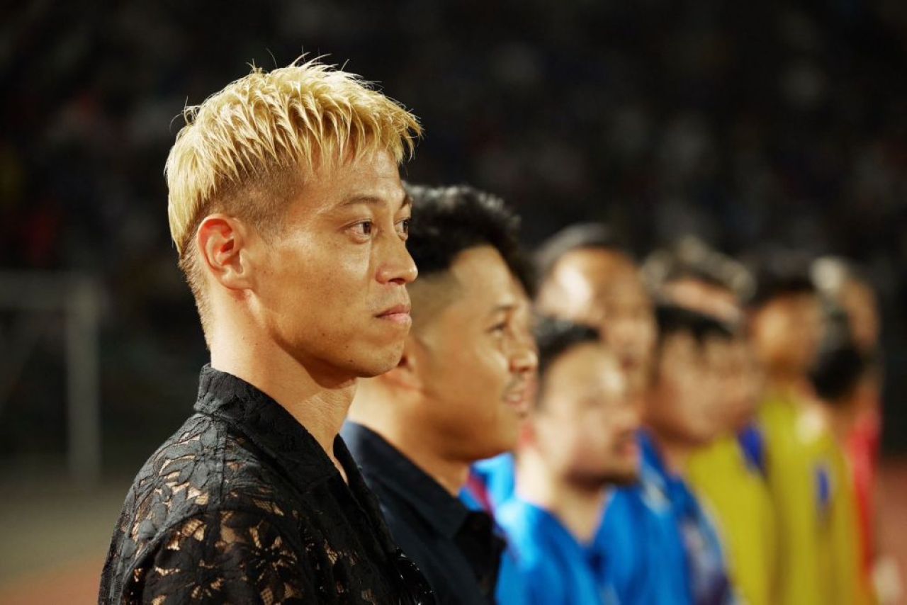 Legenda de la AC Milan care, în paralel, a antrenat Cambodgia și a jucat în Australia, Olanda, Brazilia, Azerbaidjan și Lituania, și-a dat demisia!_8