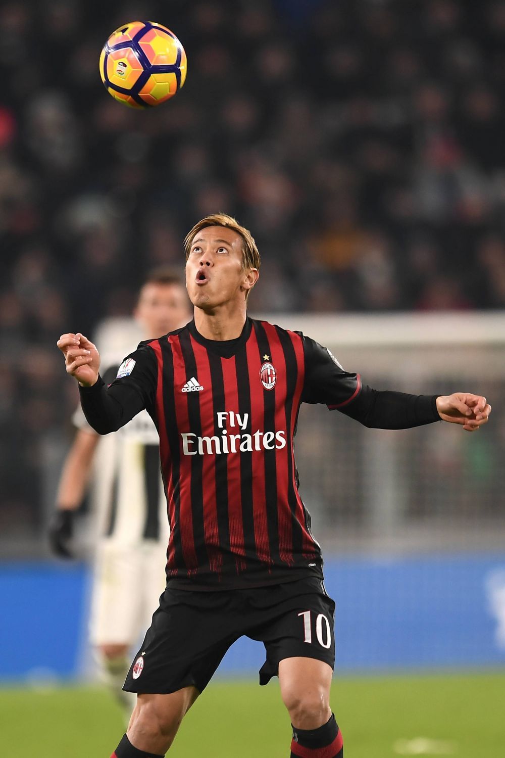 Legenda de la AC Milan care, în paralel, a antrenat Cambodgia și a jucat în Australia, Olanda, Brazilia, Azerbaidjan și Lituania, și-a dat demisia!_9