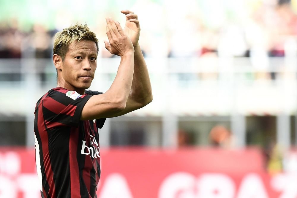 Legenda de la AC Milan care, în paralel, a antrenat Cambodgia și a jucat în Australia, Olanda, Brazilia, Azerbaidjan și Lituania, și-a dat demisia!_12