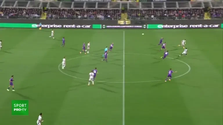 Fiorentina - Basel: GOL anulat (8')