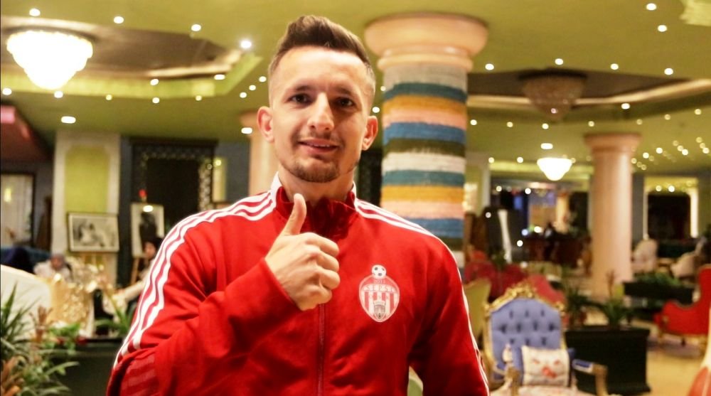 Vedeta lui Sepsi încearcă să fure meserie de la Messi: 