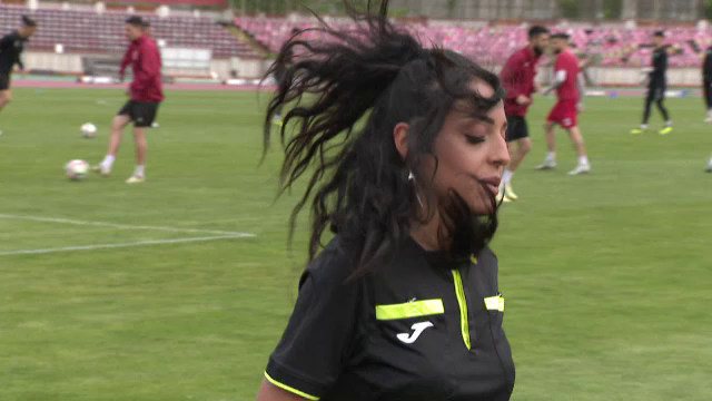 Arbitra care face furori în Liga 4 visează să ajungă în Liga Campionilor! „Centralul” preferat din Superliga_7
