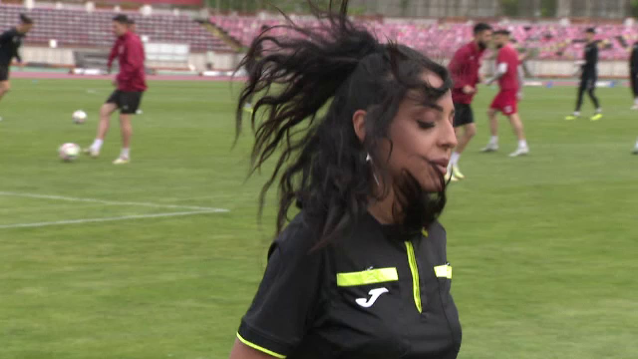 Arbitra care face furori în Liga 4 visează să ajungă în Liga Campionilor! „Centralul” preferat din Superliga_7