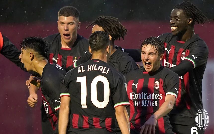 Fotbalistul român care a fost un dezastru în derby-ul Milan - Inter! ”A șutat direct în afara centrului sportiv”_6