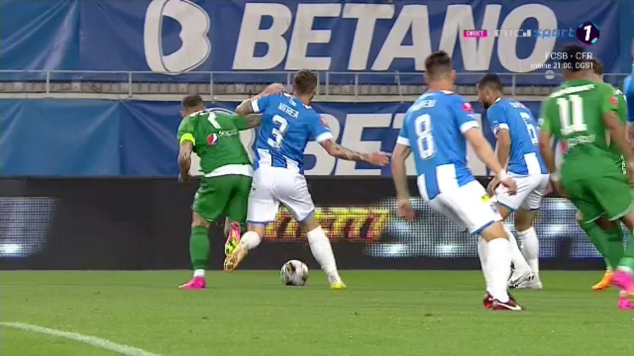 Penalty acordat cu VAR la Universitatea Craiova - Farul! Denis Alibec a ratat incredibil_1