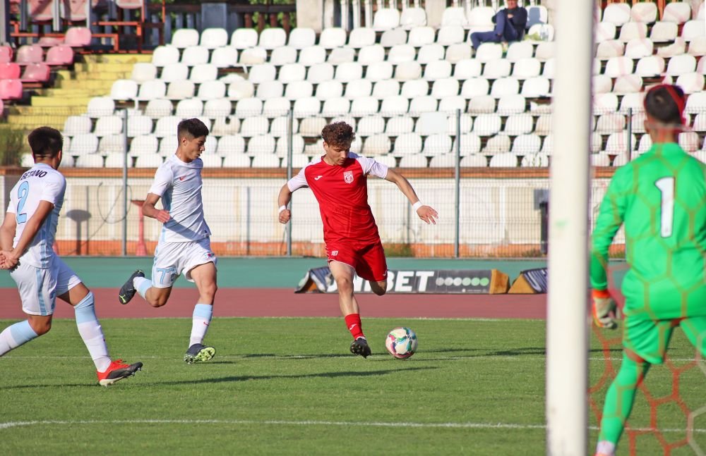 Dinamo, victorie la limită cu FCSB, în Ștefan cel Mare. Golul victoriei, marcat din lovitură liberă_54