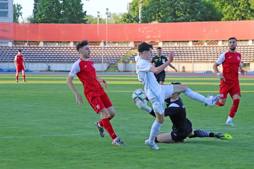 Dinamo, victorie la limită cu FCSB, în Ștefan cel Mare. Golul victoriei, marcat din lovitură liberă_74