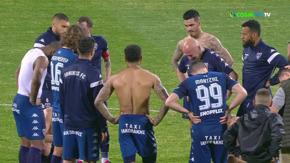 Jucătorul dat afară de FCSB în iarnă a retrogradat! Antrenorul a izbucnit în lacrimi după finala dramatică_2
