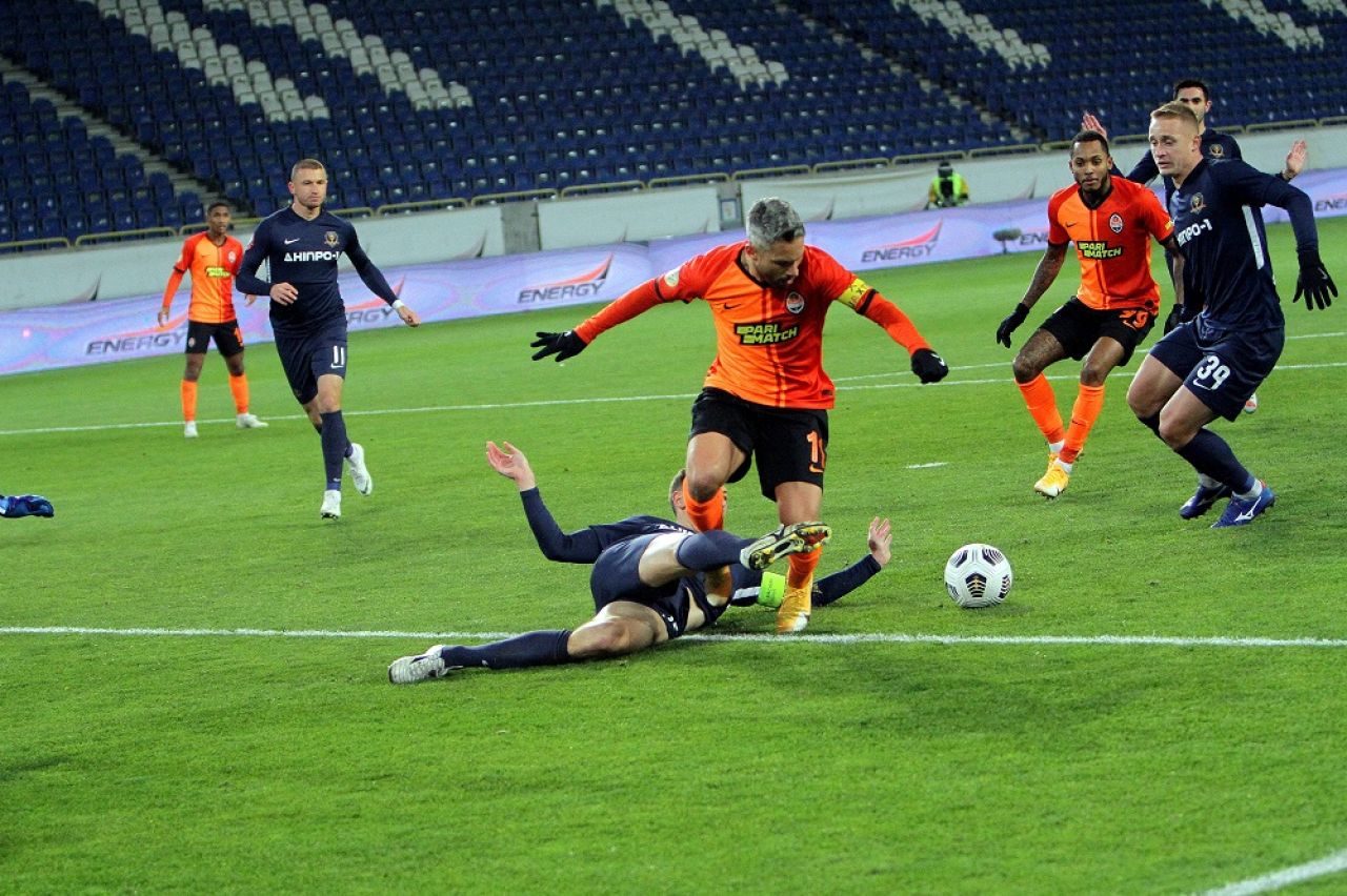 Situație bizară în prima ligă: un fotbalist de națională a început meciul la o echipă și l-a terminat la cealaltă! _1