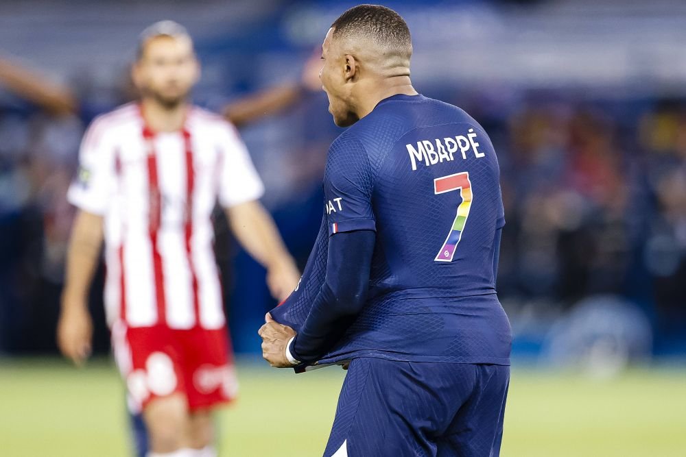 Ce se întâmplă când PSG câștigă cu 5-0: Lionel Messi e huiduit de fani, iar Achraf Hakimi se bate cu adversarii și este eliminat!_9