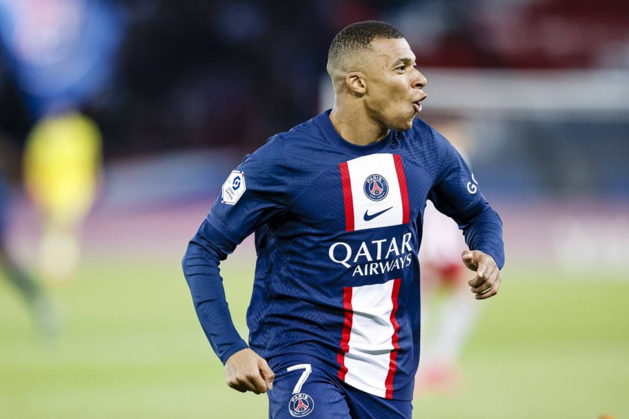 Ce se întâmplă când PSG câștigă cu 5-0: Lionel Messi e huiduit de fani, iar Achraf Hakimi se bate cu adversarii și este eliminat!_12