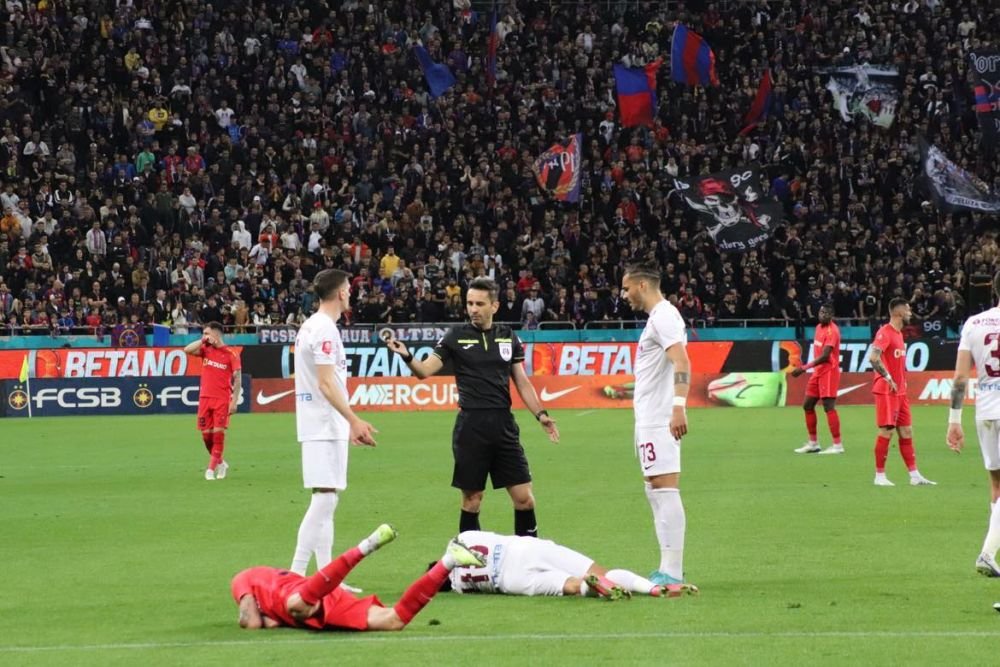 Emoții în FCSB - CFR Cluj! Cordea și Camora s-au ciocnit violent și au avut nevoie de îngrijiri medicale_6