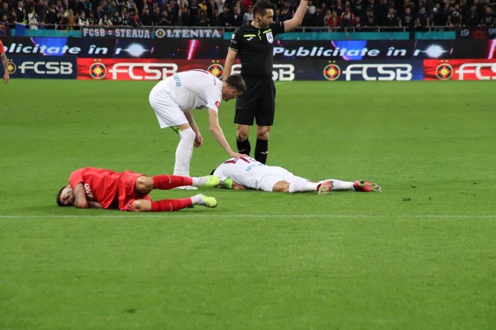 Emoții în FCSB - CFR Cluj! Cordea și Camora s-au ciocnit violent și au avut nevoie de îngrijiri medicale_7