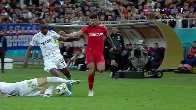 Faza zilei în FCSB - CFR Cluj! Kolinger a vrut să intre prin alunecare la Coman, dar l-a luat ”pe sus” pe propriul coleg_9