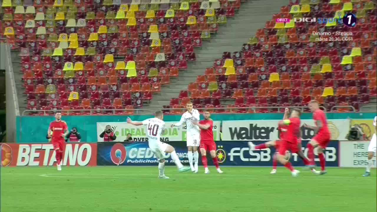 A dat-o în bară! Cvek l-a lăsat spectator pe Târnovanu, dar a trimis mingea în transversală_1