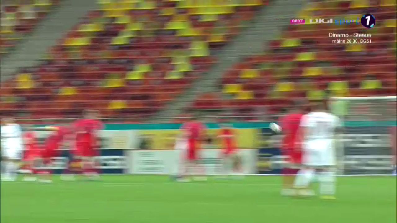 A dat-o în bară! Cvek l-a lăsat spectator pe Târnovanu, dar a trimis mingea în transversală_4