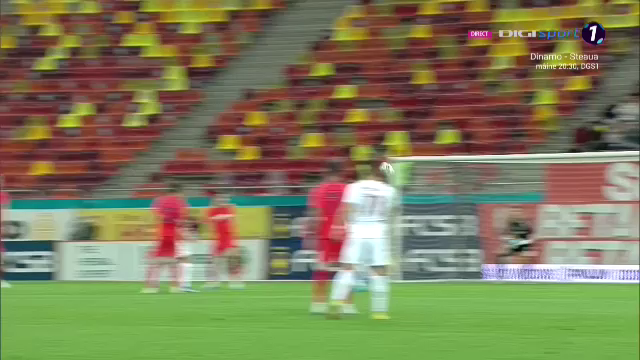 A dat-o în bară! Cvek l-a lăsat spectator pe Târnovanu, dar a trimis mingea în transversală_5