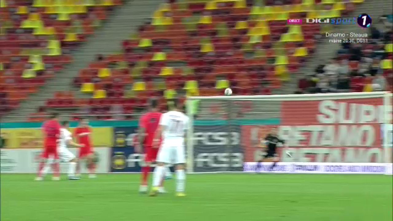A dat-o în bară! Cvek l-a lăsat spectator pe Târnovanu, dar a trimis mingea în transversală_6